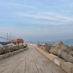Oda ve Kahvaltı Laguna