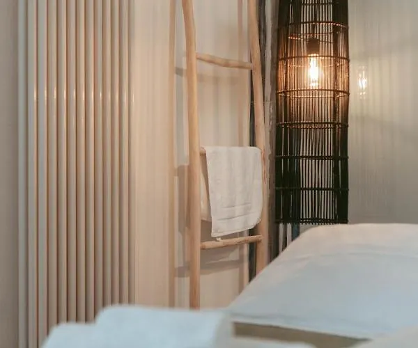 Laguna Bed & Breakfast 3*